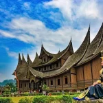 Mengenal Arsitektur Vernakular: Kearifan Lokal yang Menginspirasi Dunia Modern