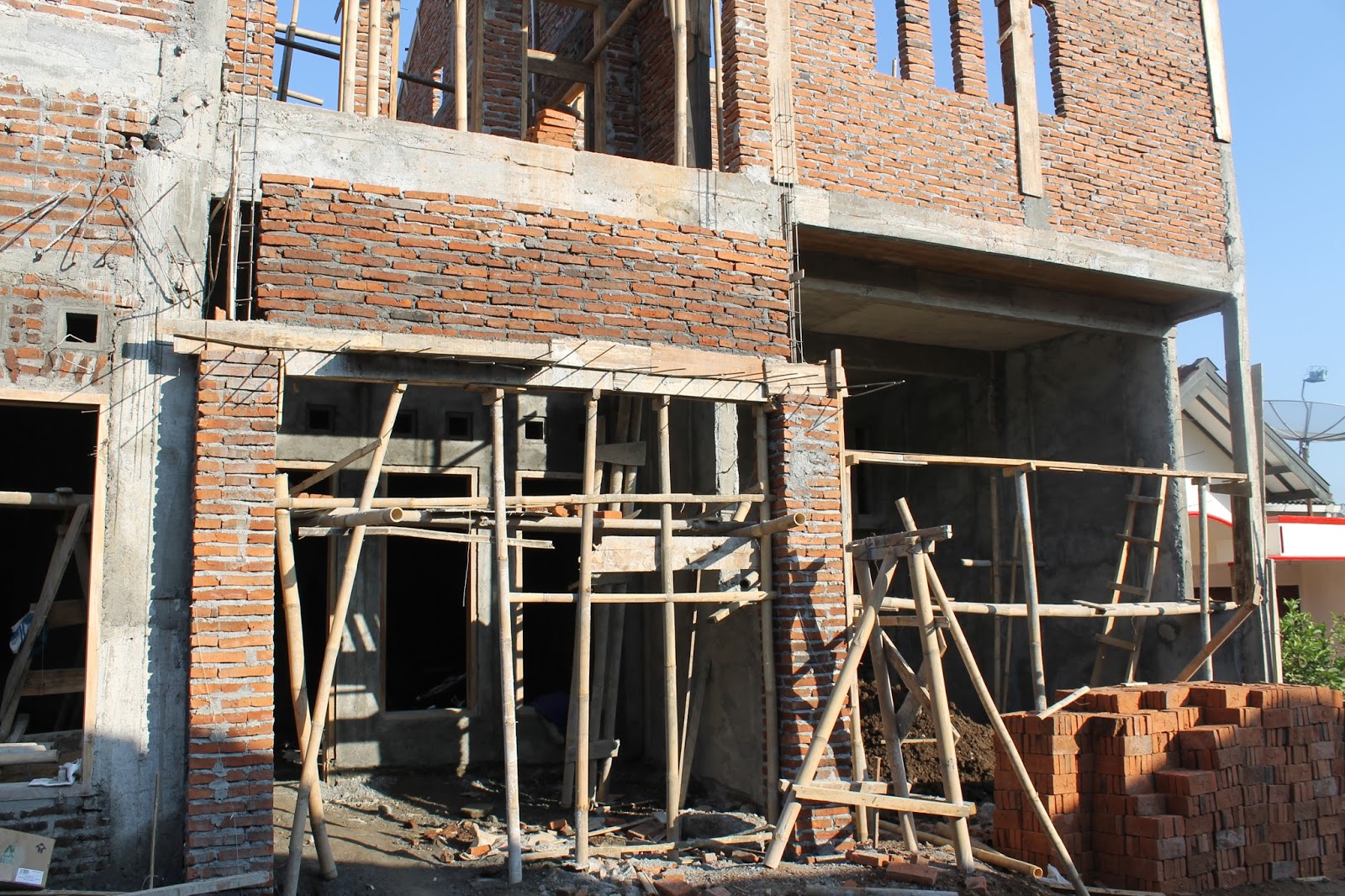 Bangun Rumah Minimalis