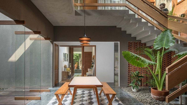 Ruang Tertutup: Pengertian, Ciri, dan Contohnya dalam Dunia Kerja