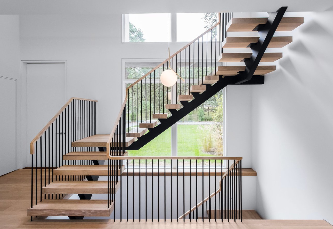 Railing Tangga Besi Custom Sesuai Desain Interior