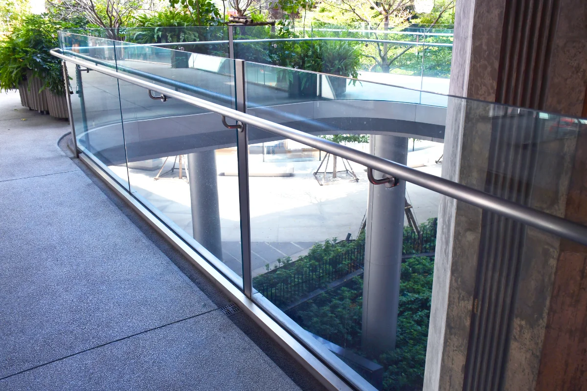 Railing Kaca