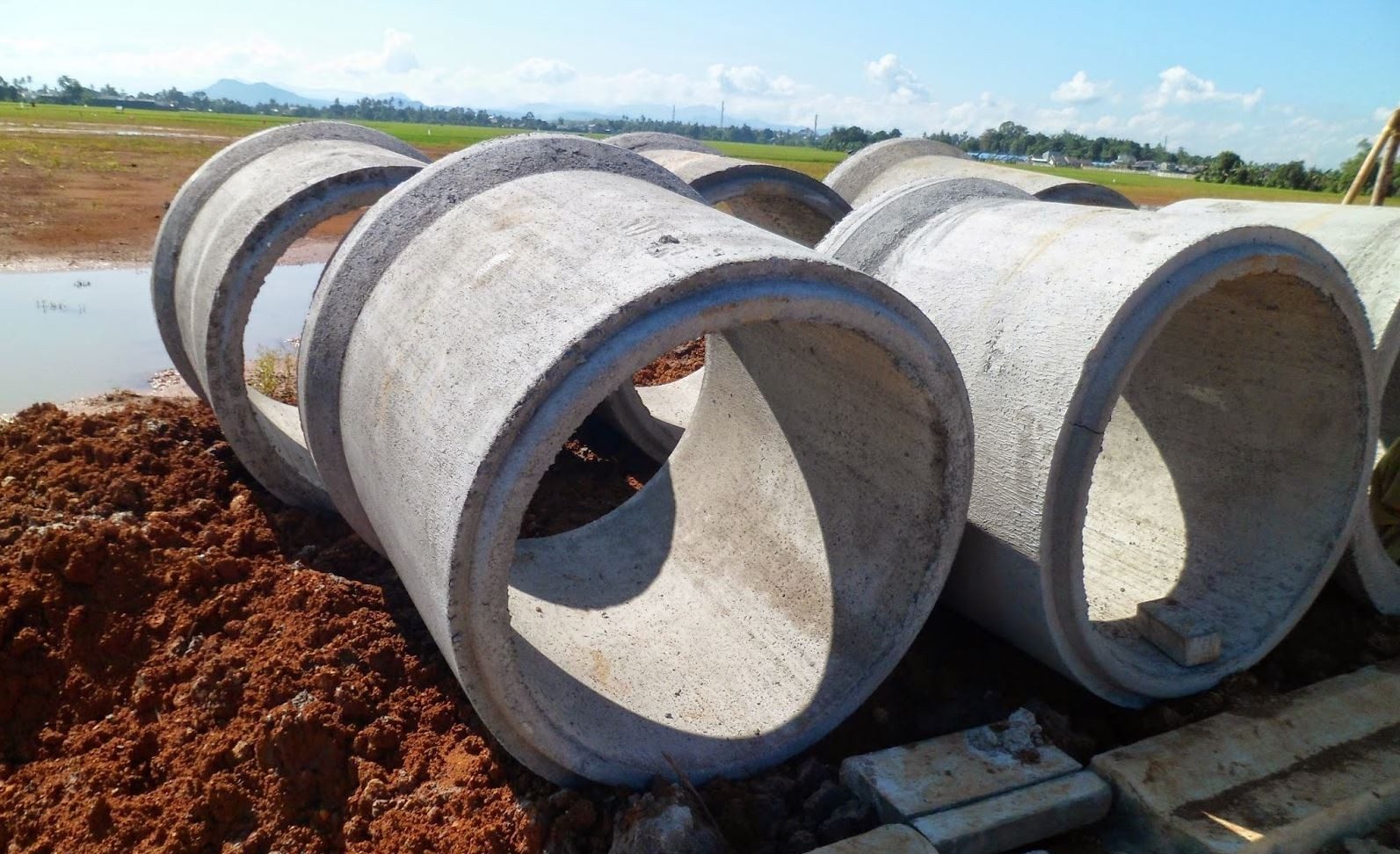 Pipa Beton Bertulang
