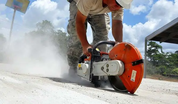 Mesin Pemotong Beton