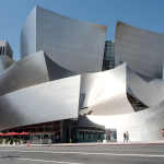 Dekonstruktivisme Gaya Arsitektur Revolusioner dan Unik