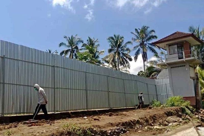 pemasangan pagar proyek