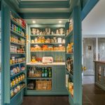 Walk Through Pantry: Dapur Lebih Rapi dengan Ruang Simpan Ideal