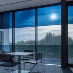 Electrochromic Glass untuk Fasad Arsitektur Adaptif Modern